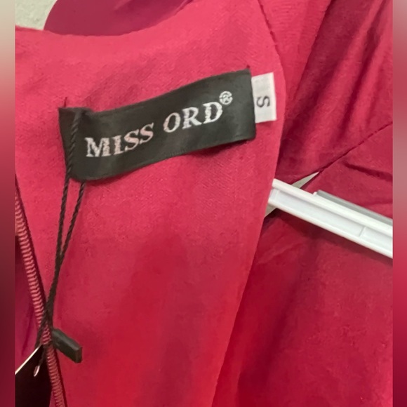 Burgundy Pleated Cutout Long Sleeve Elegant Maxi Dress - Picture 8 of 8